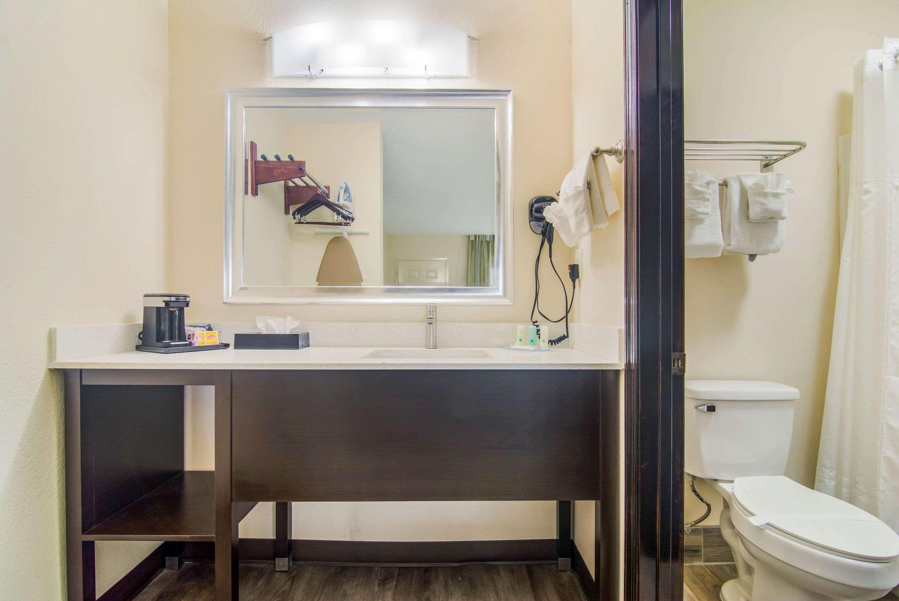 Quality Inn & Suites Lake City Bagian luar foto