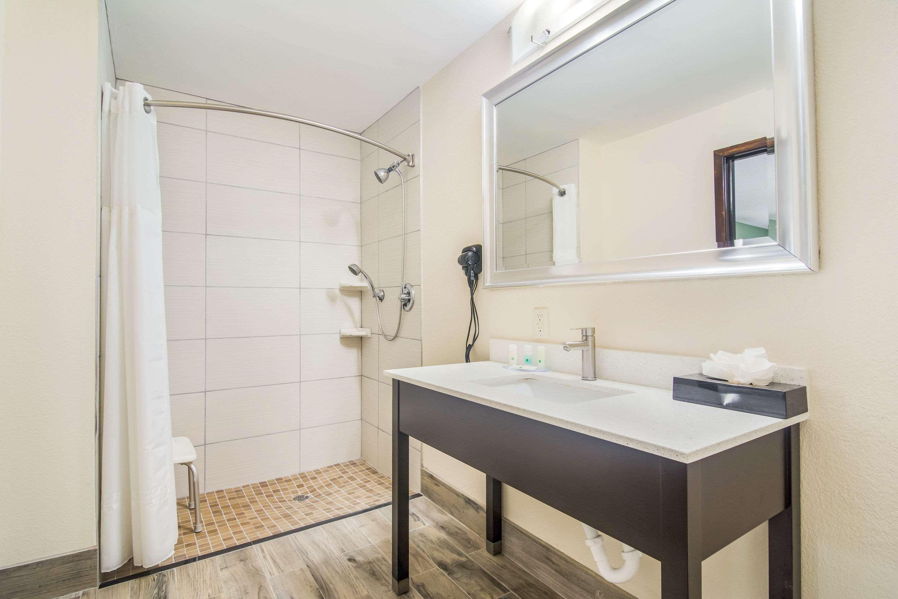 Quality Inn & Suites Lake City Bagian luar foto