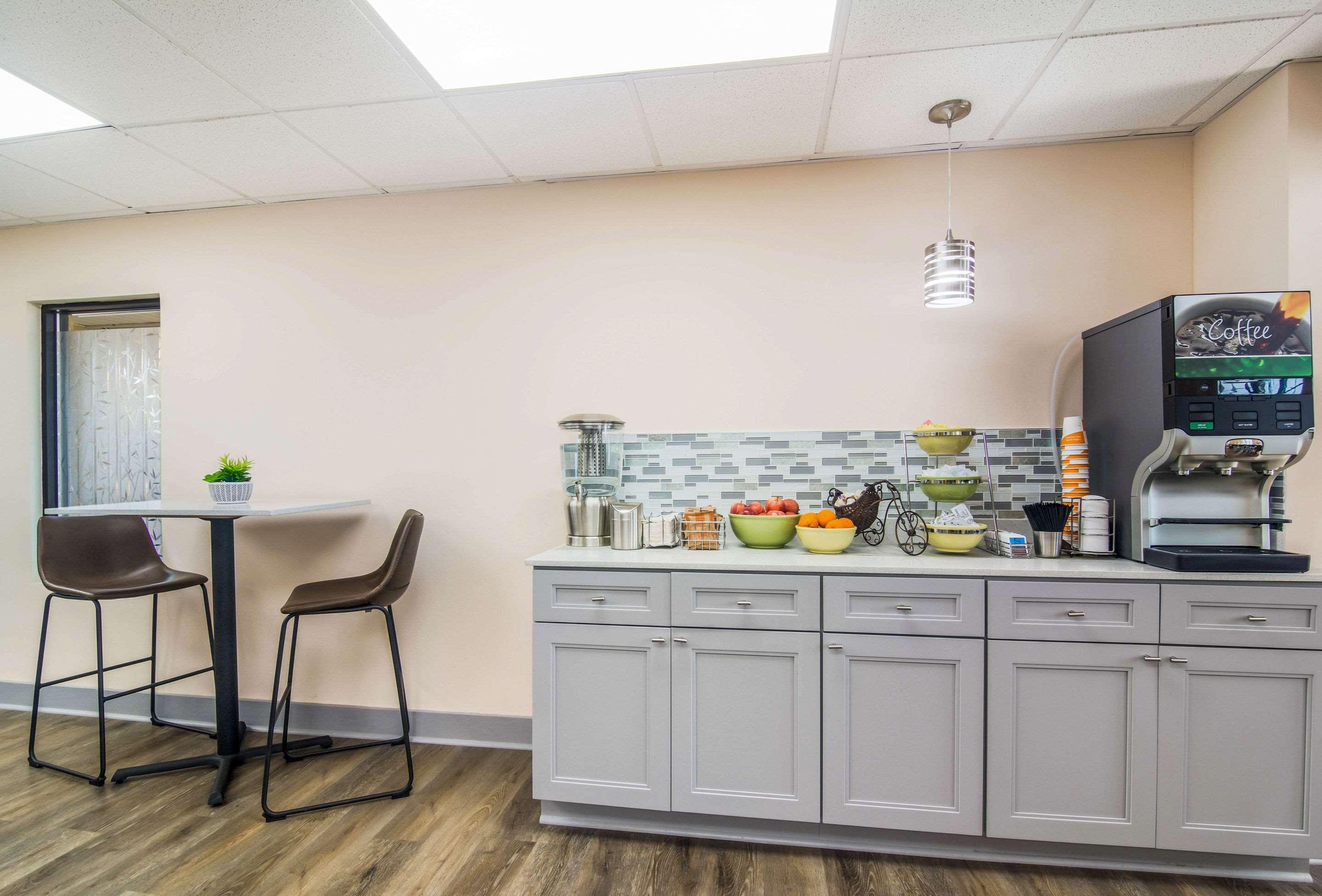 Quality Inn & Suites Lake City Bagian luar foto